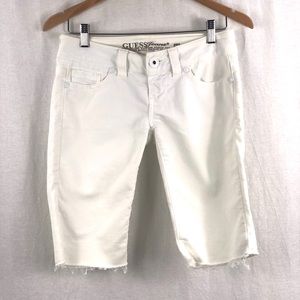 ❤️3/$30 GUESS white denim Bermudas 🤍